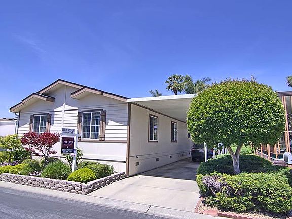 3rd image of 453 Giannotta Way