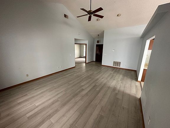 5th image of 768 Lake Como Dr