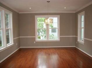 5023 Newport Ave, Bethesda, MD 20816