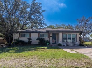 611 Crestview Dr, Granbury, TX 76048