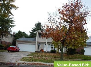 34664 Amsterdam Dr, Sterling Heights, MI 48312