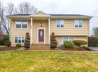 157 Hollywood Ave, Fairfield, NJ 07004