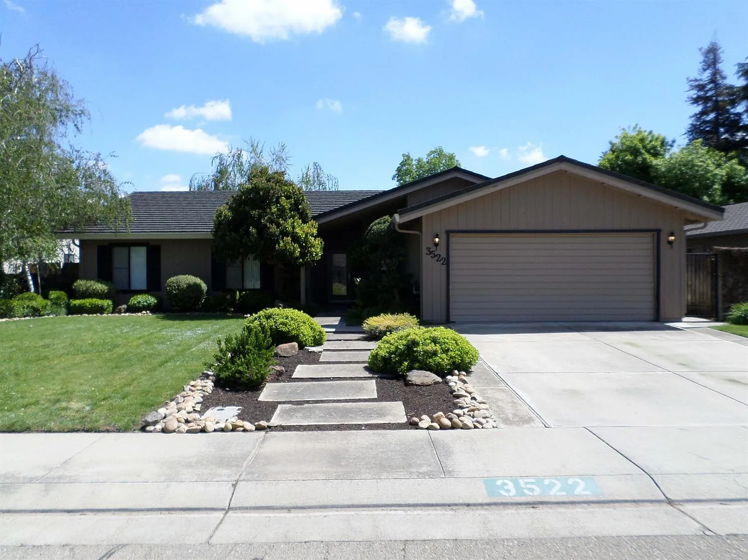 3522 Timberlane Dr photo 1