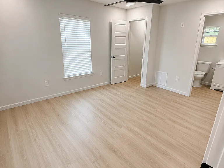 1409 N Englewood Ave #1409 — Photo 5