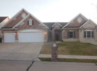 604 Sterling Terrace Dr, Saint Charles, MO 63301