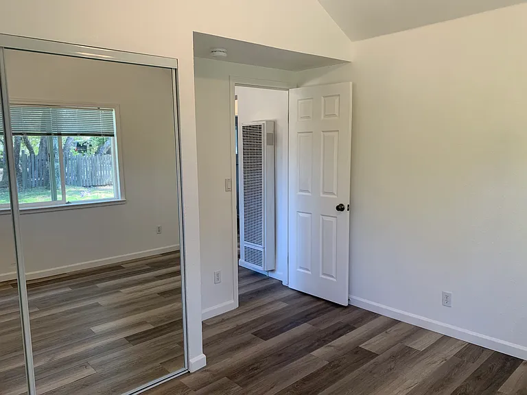 1850 Reiman Ln — Photo 14