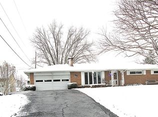 335 Walker Dr, Zanesville, OH 43701