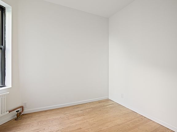 3rd image of 332 E 4th St #46