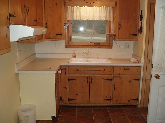4th image of 12501 W Greenfield Ave