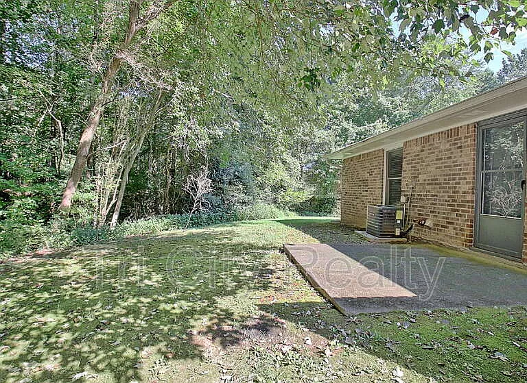 150 Chase Ct — Photo 39