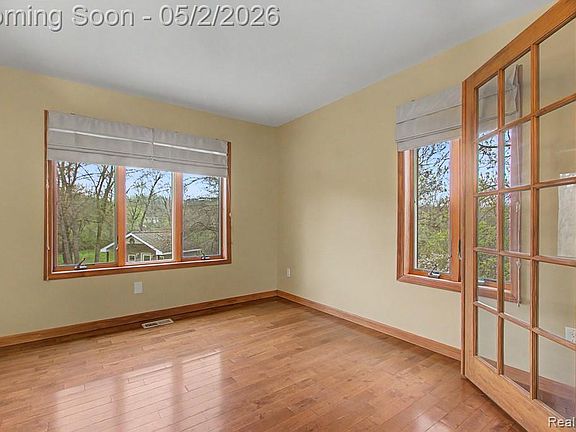 4th image of 1160 S Garner Rd