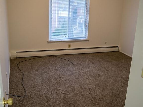 4th image of 3141 Northwood Ave APT 11