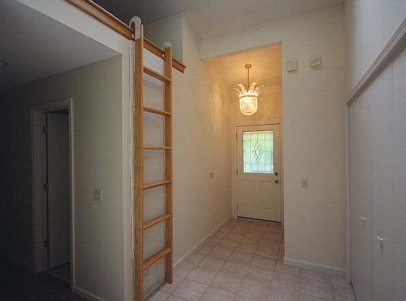 4th image of 3909 Oakmont Cir