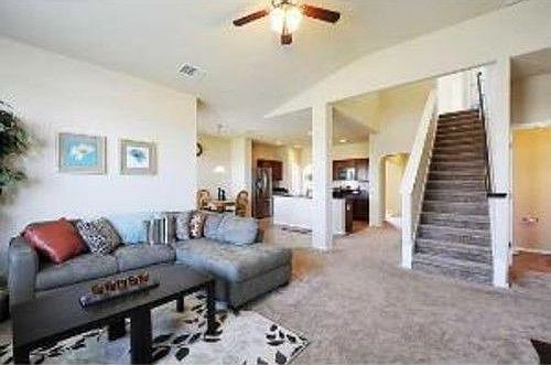 5th image of 280 Bloomsbury Dr