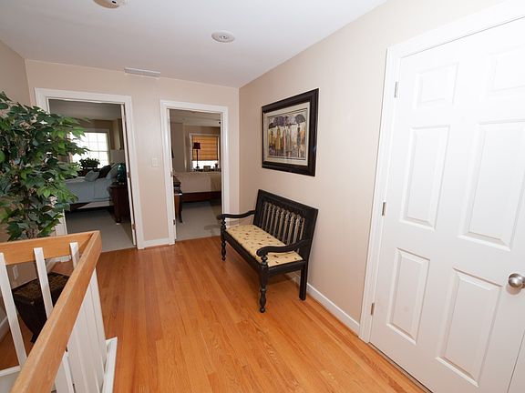 43_Millstone_Ln_Upstairs