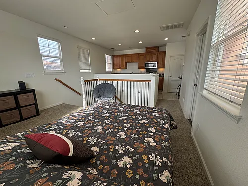 681 W La Canada Photo 1