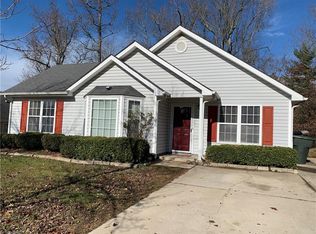 730 Foxridge Rd, Greensboro, NC 27406