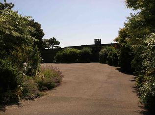 5601 NE Ambleside Rd, Seattle, WA 98105