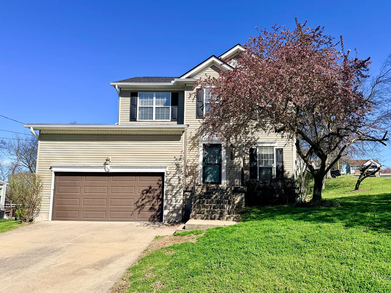 3 bed, 2.5 bath, 1860 sqft, $2,600 — Photo 3