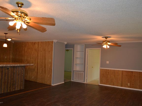 3rd image of 418 2nd Ave