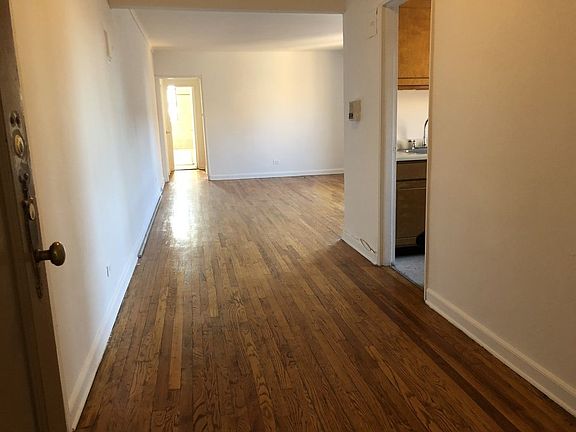 3rd image of 14411 Sanford Ave APT 6N