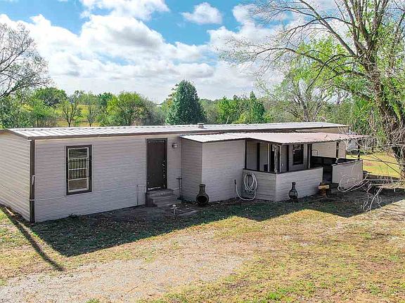 3rd image of 121 Coyote Dr