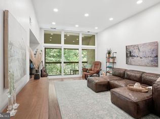 1663 Parkcrest Cir, Reston, VA 20190