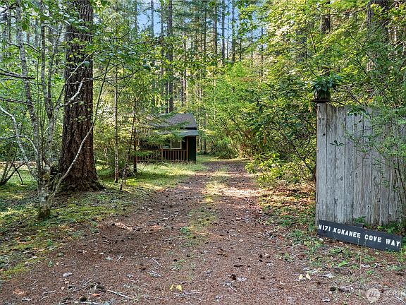 2nd image of 171 N Kokanee Cove Way