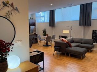 6125 N Clark St #106, Chicago, IL 60660