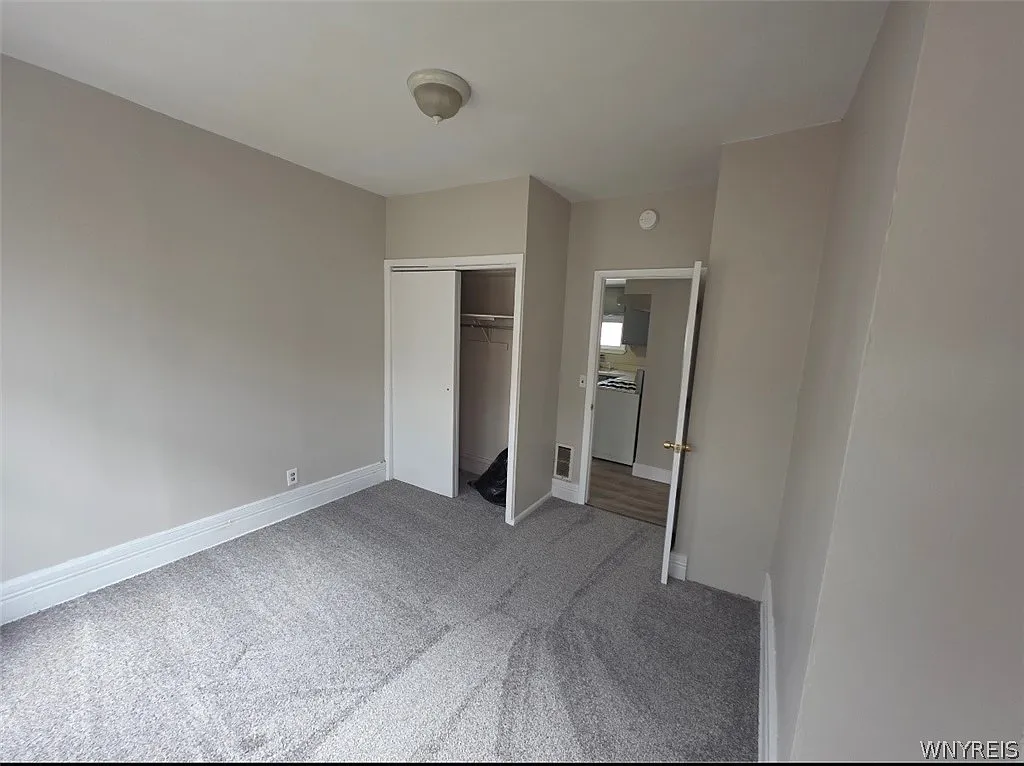 1 bed, 1.0 bath, 2924 sqft, $1,150 — Photo 3