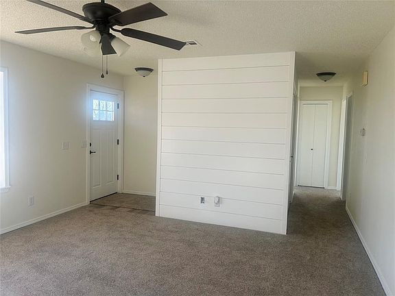 4th image of 1004 E 15th Pl