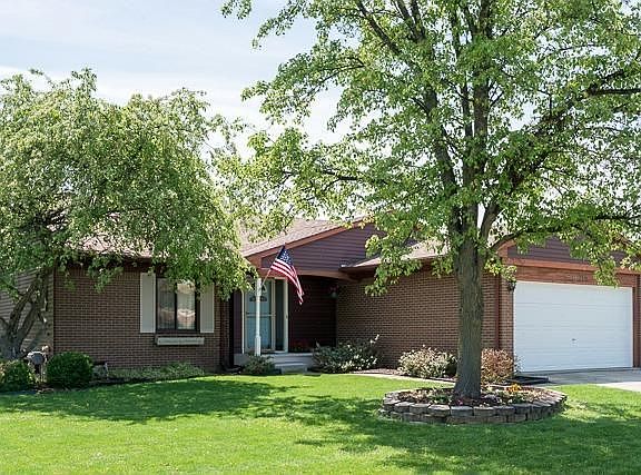2nd image of 43465 Geri Dr