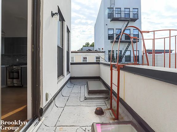 5th image of 66 Pulaski St APT 6