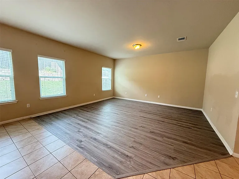 503 Libani Ln — Photo 11