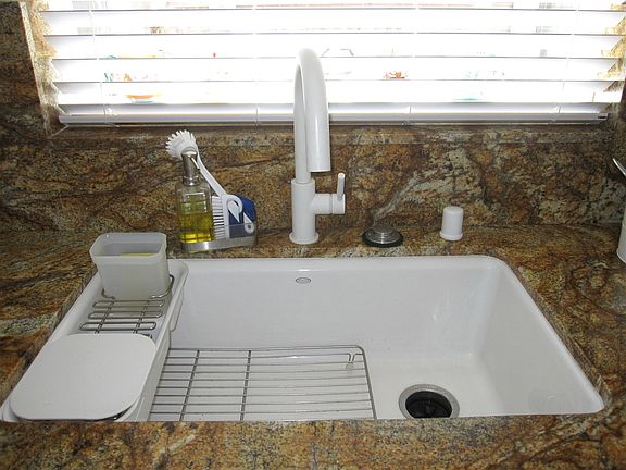 5th image of 2426 Meadow Lark Dr
