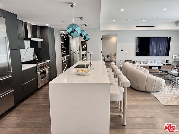 4th image of 1017 N Croft Ave #103