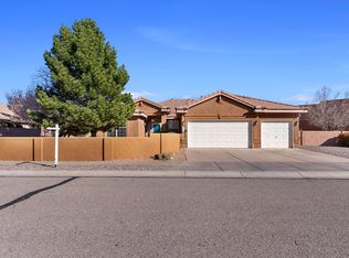 816 Calle Fuerte NE, Albuquerque, NM 87113