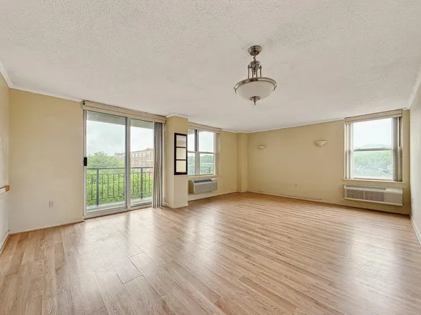 300 Main St APT 501, Little Falls, NJ 07424