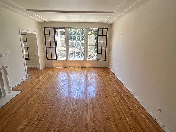 2nd image of 347 1/2 S Cochran Ave #347-1/2
