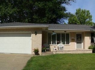 1801 Highwood Ave, Pekin, IL