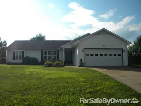 1041 Thorncrest Dr, Fletcher, NC 28732