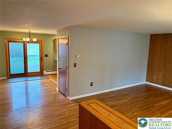 5th image of 3858 Rosewood Ln