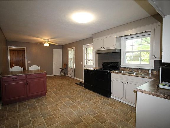 4th image of 2602 Poplar St #2020-09-12