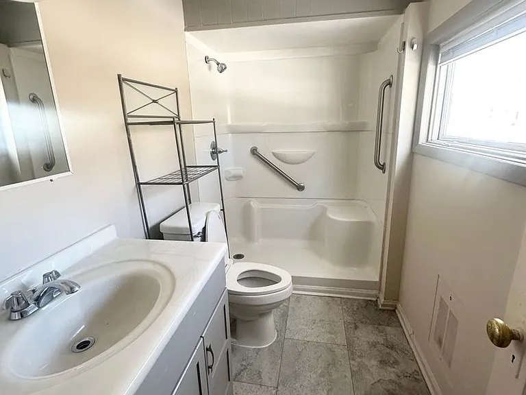 727 Washington St — Photo 42