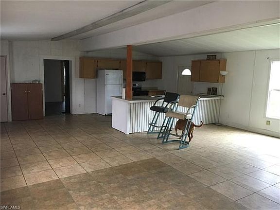 2nd image of 590 Vero Ave