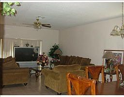 4th image of 2705 Willow Ave
