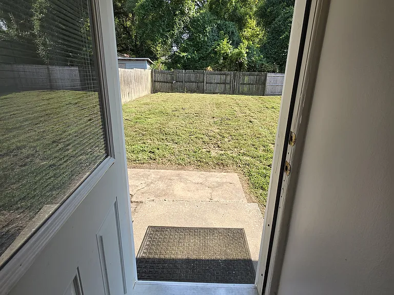 3431 Fullerton Ave — Photo 38