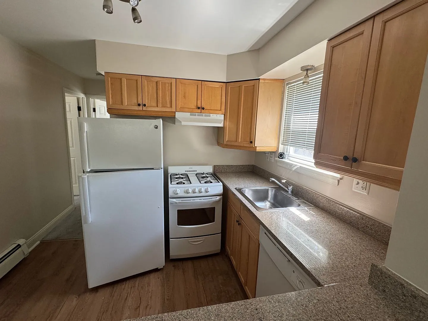 657 Childs Ave — Photo 2