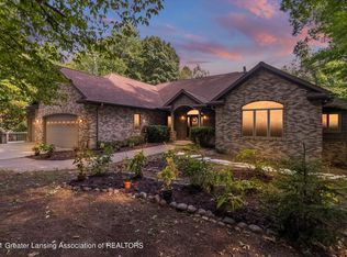 401 W Geneva Dr, Dewitt, MI 48820