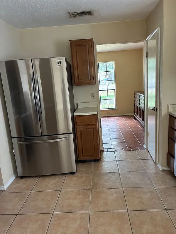 3 bed, 2.5 bath, 1839 sqft, $1,790 — Photo 3